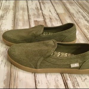 NWT Sanuk Lil Pair O Dice Slip-on Sneakers